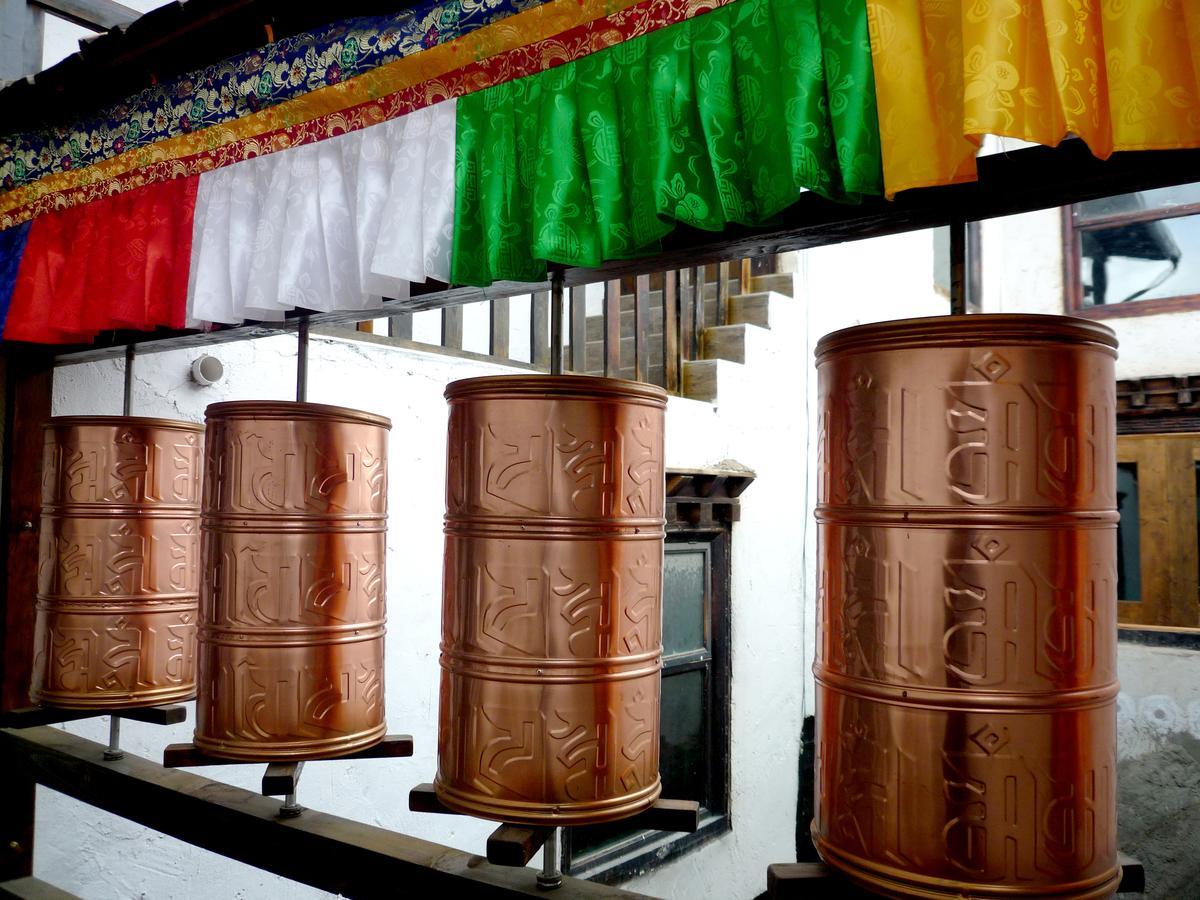 Energy Space Healing Inn Shangri-La Esterno foto