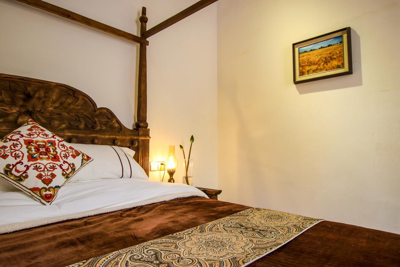 Energy Space Healing Inn Shangri-La Esterno foto