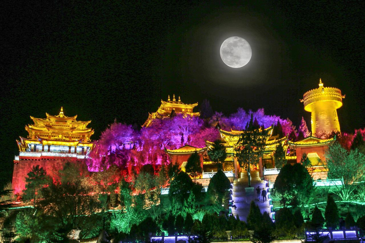 Energy Space Healing Inn Shangri-La Esterno foto